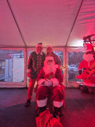 Weihnachtlicher Besuch auf dem Weihnachtsmarkt in Schönwalde-Siedlung 