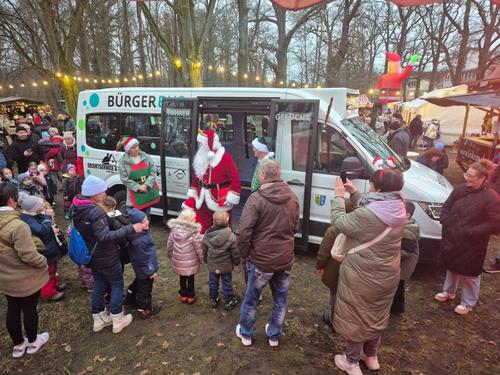 Weihnachtlicher Besuch auf dem Weihnachtsmarkt in Schönwalde-Siedlung 